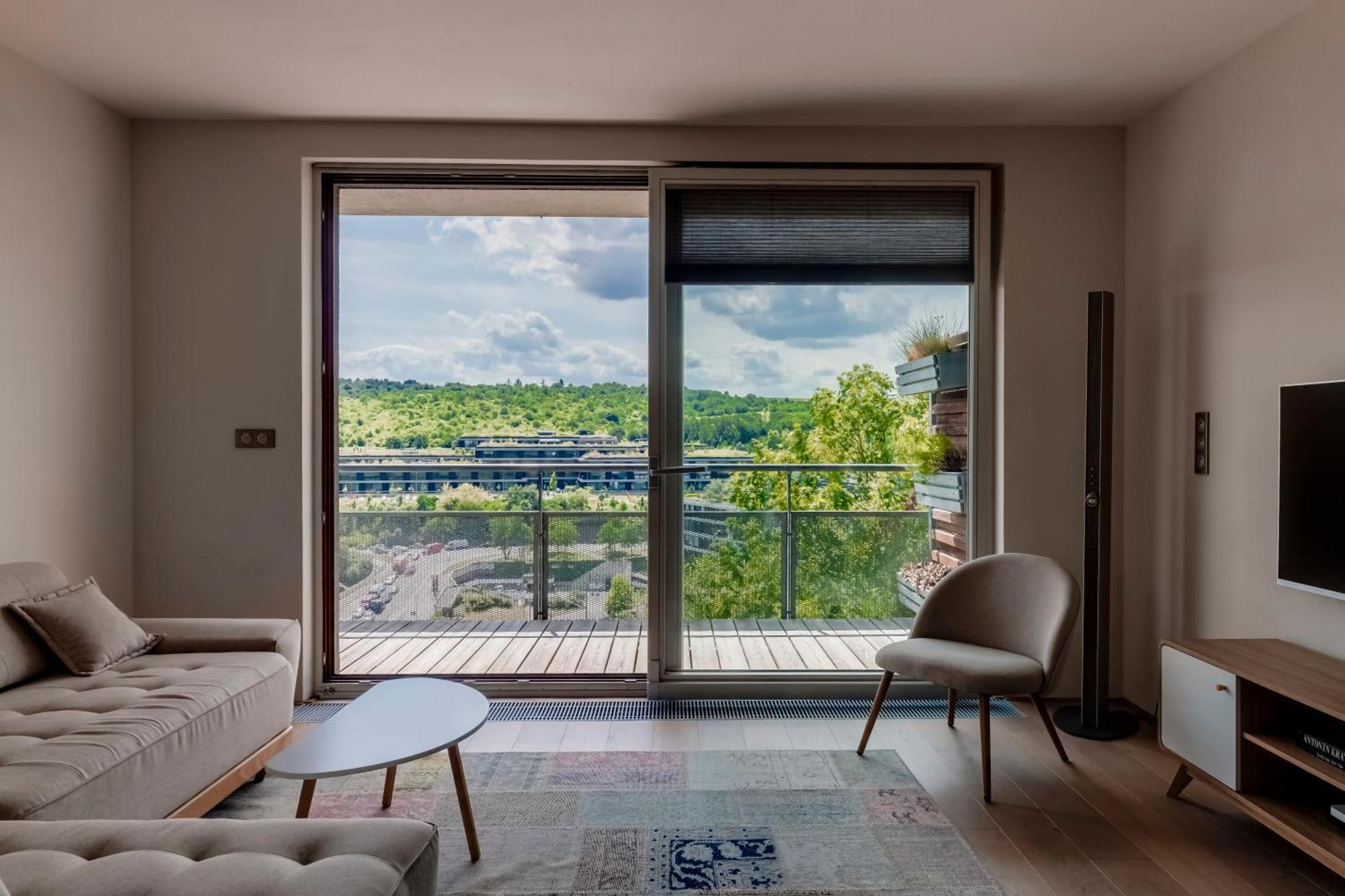 Moderni S Terasou, 2 Loznice, Parkovani V Cene, Blizko Metra, 15 Min Do Centra Apartmán Prague